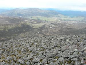 Rocky upper slopes of Airgiod Bheinn