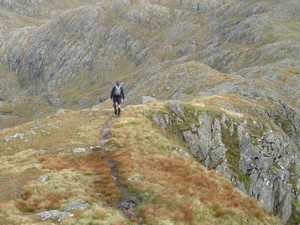 The descent from Meall Buidhe