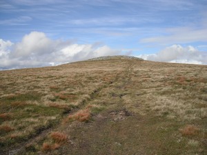 Approaching Tolmount