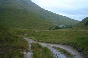 The approach along Glen Nevis